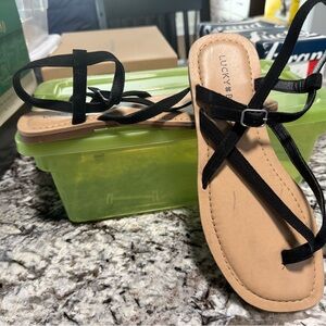Lucky Brand Black Strappy T-Strap Flat Sandals